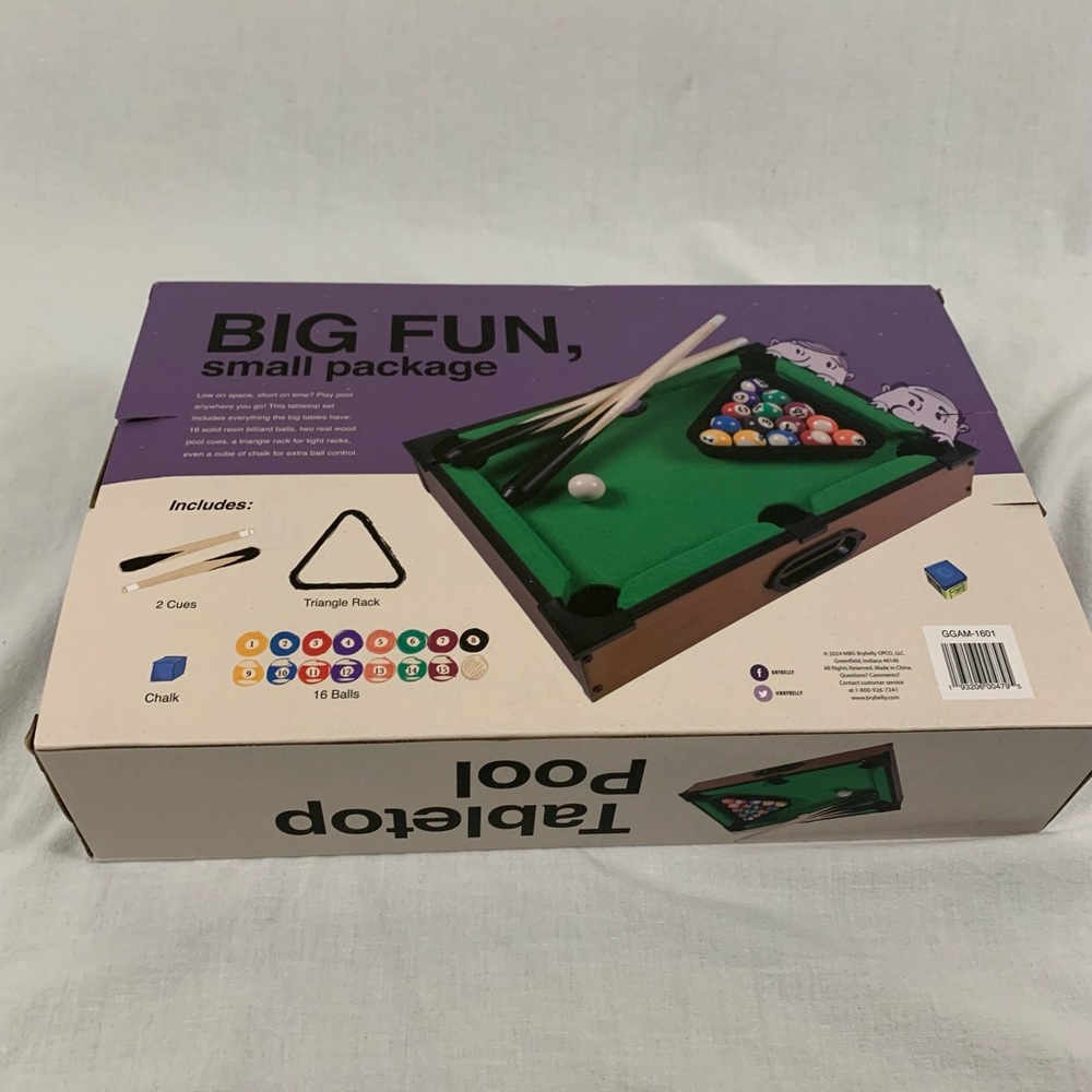 Tabletop Pool Game with real pool balls and cues - Picture 6 of 8